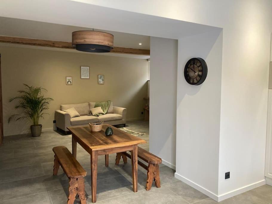 Superbe Appartement Avec Jacuzzi Et Jardin Prive Marlhes Luaran gambar