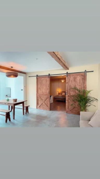 Superbe Appartement Avec Jacuzzi Et Jardin Prive Marlhes Luaran gambar